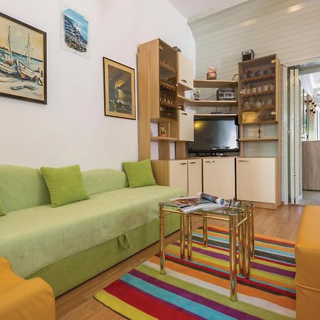 Awesome Apartment In Makarska With Kitchen Kültér fotó