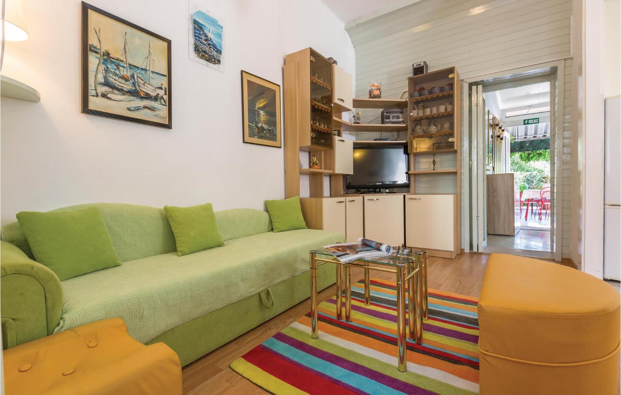 Awesome Apartment In Makarska With Kitchen Kültér fotó