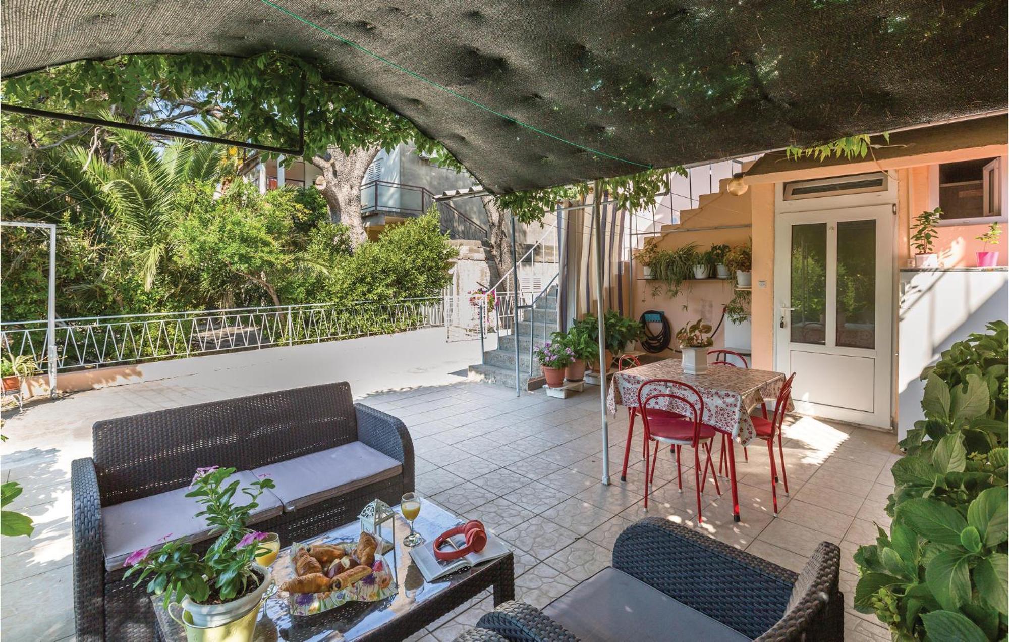 Awesome Apartment In Makarska With Kitchen Kültér fotó